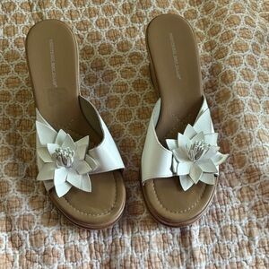 Montego Bay Club White Floral Sandals
